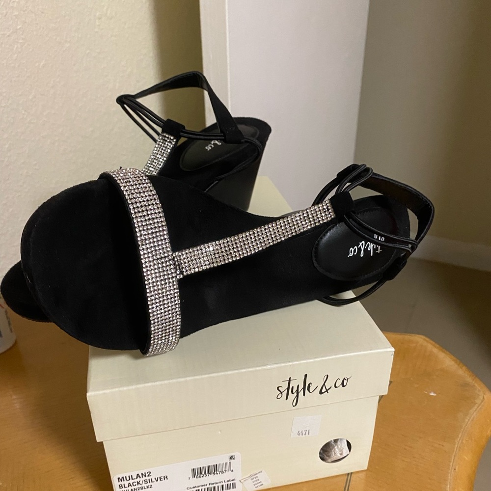 Mulan Black/silver embellished sandals